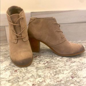 Tom’s booties size 7